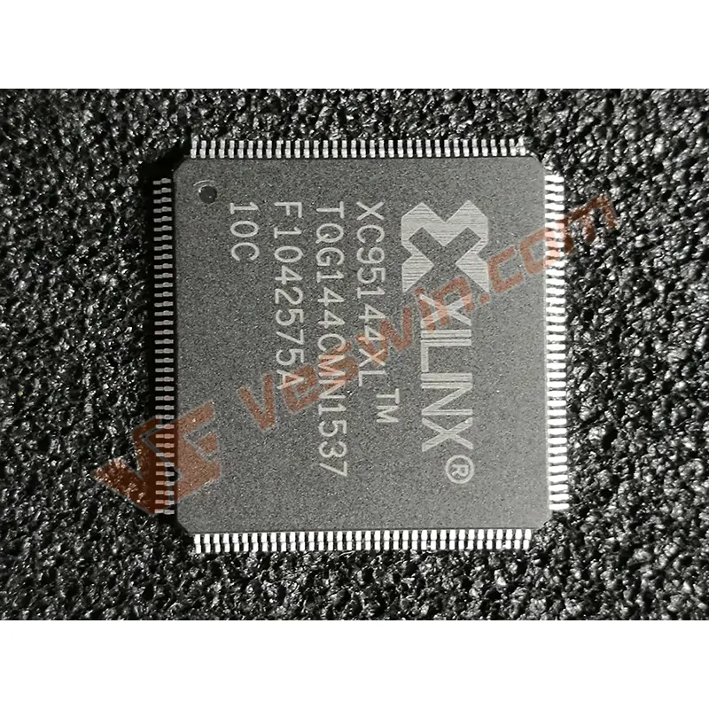 XC95144XL-10TQG144C